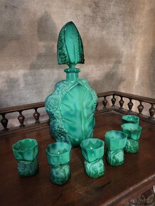 Art - deco Karafa z malachitového skla. - 2