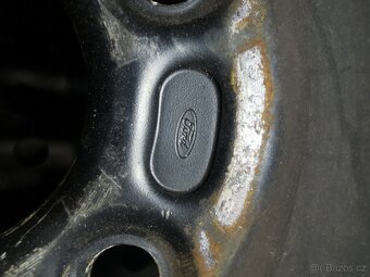 Plechové disky 16“ Ford se zimním pneu 205/55 R16 - 2