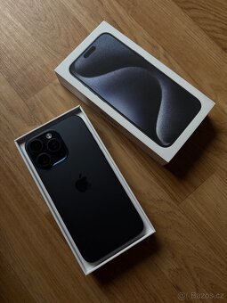 Apple iPhone 15 Pro Max 256GB modrý - 2