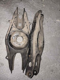 ZADNÍ PRUZINOVÉ RAMENA W204,W,212,W218,W207 - 2