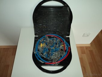 startovací kabely, autovysavač a sněhové řetězy - 2