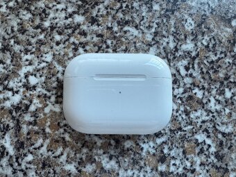 AirPods Pro 2 s USB-C MagSafe nabíjecím pouzdrem - 2