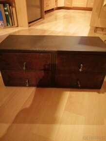 Prodám starou skříňku - 2