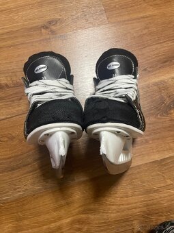 Volnočasové lední brusle - 2