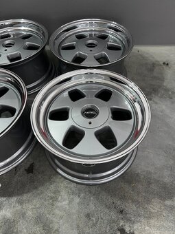 Mae Oz racing Mercedes r17 - 2