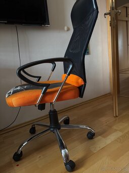 Kancelářské křeslo - 2