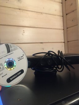 Prodám XBOX360 plus KINECT - 2