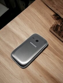Samsung Galaxy Young  GT-S6310N - 2
