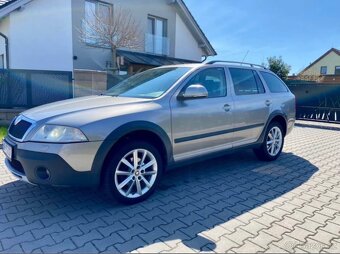 Škoda Octavia Scout - 2
