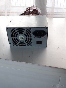 Pc Zdroj na nahradni dìly - 2