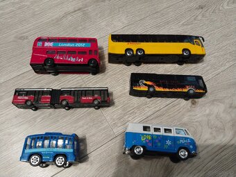 Kovové autobusy 6 kusů - 2
