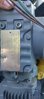 Elektromotor s převodovkou na 380V - 2