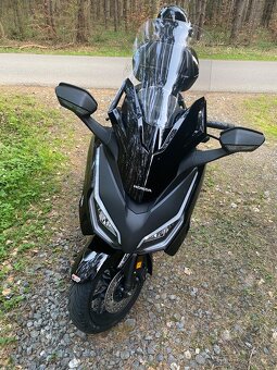 Prodám Honda Forza 350 r.v.2024 - 2
