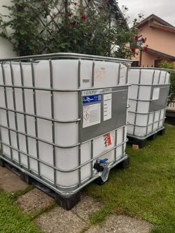 1 000 l plastová nádrž 2 ks - 2