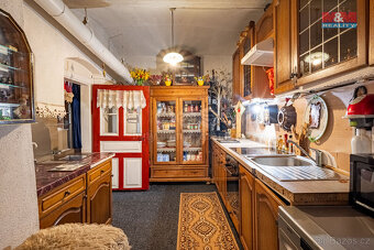 Prodej chalupy 3+1, 174 m², Hoštice - 2