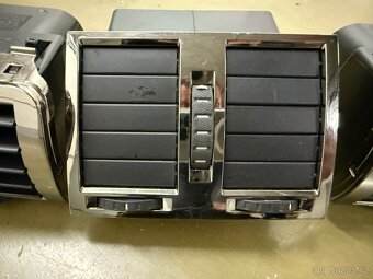 Skoda Superb Laurin a klement - průduchy ventilace - 2