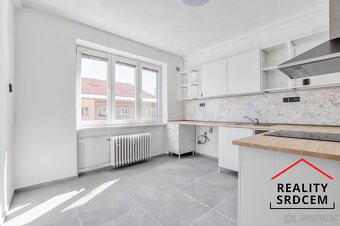 Pronájem zrekonstruovaného bytu 2+1, 53 m2, ul. Karla Hynka  - 2