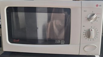 Mikrovlná trouba 1) LG, 2) Privileg 9124 G. - 2