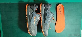 Altra - 2