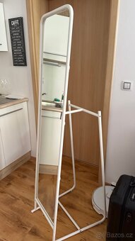 Stojací bílé zrcadlo Ikea - 2