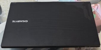 Prodám herní notebook Gigabyte G5 KF - 2