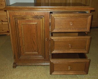 Rustikální komoda se šuplíky z masivu ( Dub ) - 2