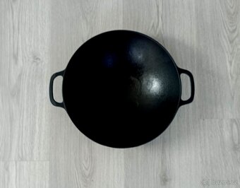 Litinová pánev / WOK - rezervováno - 2