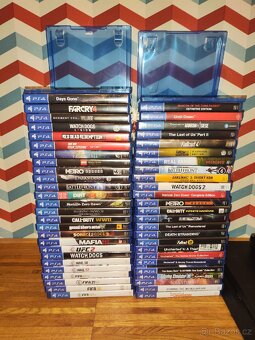 PS4 PlayStation 4 Slim/Fat 500GB, Ovladače a Hry
- 2