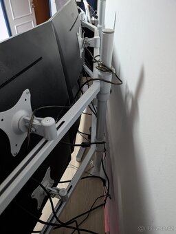 6 x monitor s držákem - 2
