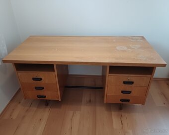 Velký kancelářský stůl - materiál dřevo - 2