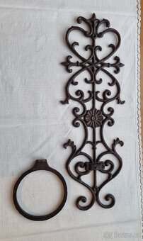 Nástěnný držák na květináč - 2