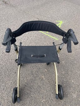 Chodítko pro seniory - 2