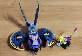 LEGO Super heroes 41230 Batgirl a honička v Batjetu - 2