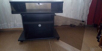 Televizní stolek ( skříňka) - 2