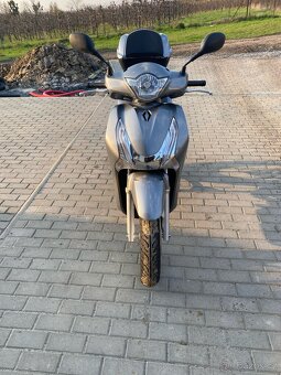 HONDA SH125D r.v. 2015 TOP STAV 2.MAJITEL - 2