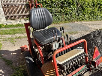 Minirypadlo, Minibagr Ryan R600 - 2