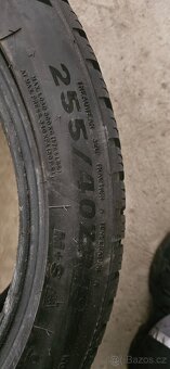 Celoroční 255/40 r19 - 2