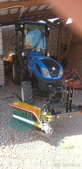 Nabízím služby viničním traktorem NEW HOLLAND 80V - 2