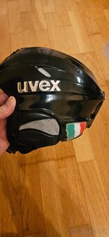 Lyžařská helma UVEX - 2