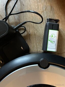 Robotický vysavač Roomba e5 - 2