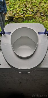 Vyvýšené sedací prkénko na WC - 2