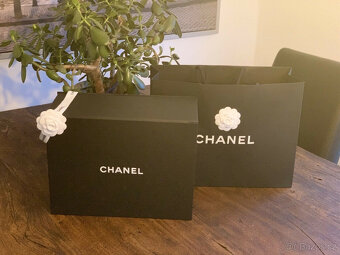 Originální kabelka CHANEL Jumbo Chevron, černá, nová se stří - 2