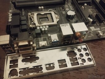 GIGABYTE GA-B85M-HD3G - Intel B85 - 2