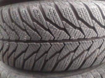 Zimní pneu 175/65 R13 na discích s poklicemi - 2