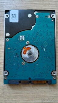 Téměř nepoužitý hard disk Seagate SSHD 500 GB - 2