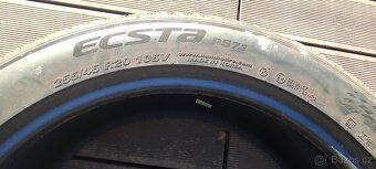 Kumho 255/45 R20 - 2