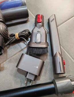 Prodám Dyson V15 - 2