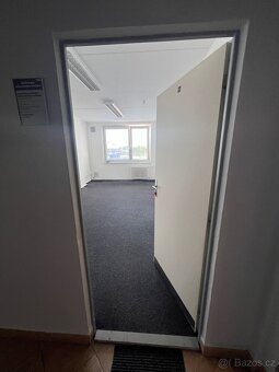 Pronájem 1 kanceláře 19.5 m2 - 2