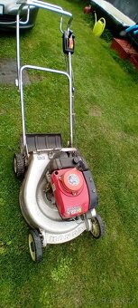 Benzínová sekačka Honda s pojezdem - 2