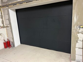 Prodám Sekční vrata - 2